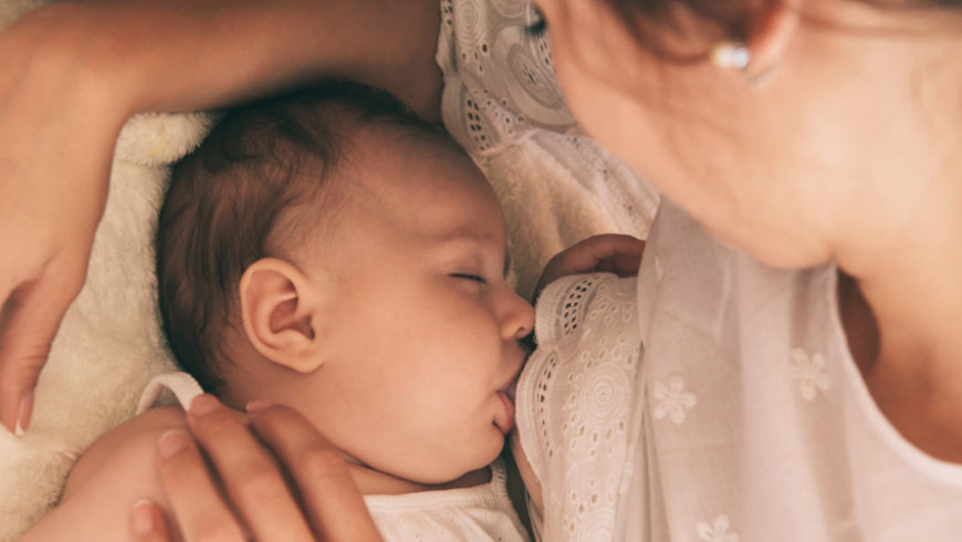 Mon bébé se réveille t’il parce qu’il a faim?